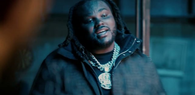 Драматичная криминальная история в новом мичиганском видео Tee Grizzley «Robbery 6».