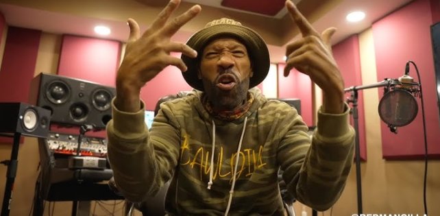 Redman демонстрирует крутую форму в фристайле на бит «Tha Shiznit» Snoop Dogg и Dr. Dre.