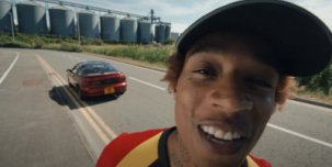 Ирландский рэпер Rejjie Snow предлагает быть осторожным в своих желаниях в видео «Karen».