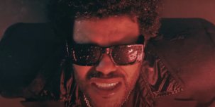 The Weeknd под компьютерным дождем в новом видео на трек «Dancing In The Flames».