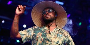 В ритмах синевы в новом сюрреалистическом видео ScHoolboy Q «THank god 4 me».