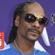 Snoop Dogg представляется Сантой Доггом в рождественском видео Death Row All Stars «Christmas On Death Row». 