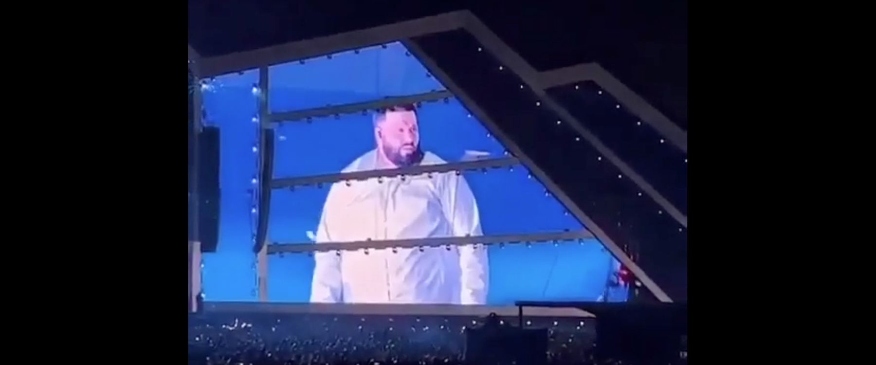 Dj Khaled расстроился, когда огромный зал не смог подпеть слова его песни!  | RAP.RU